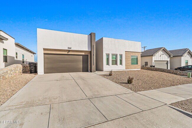 Photo - 244 Farnborough St