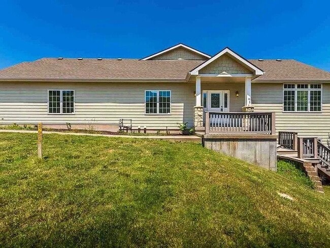 Large and Spacious Duplex Available - Large and Spacious Duplex Available Casa