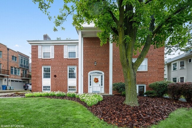 Photo - 140 Arlington Ave Unit 2