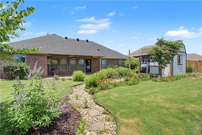1110 Ellen Ray Ln