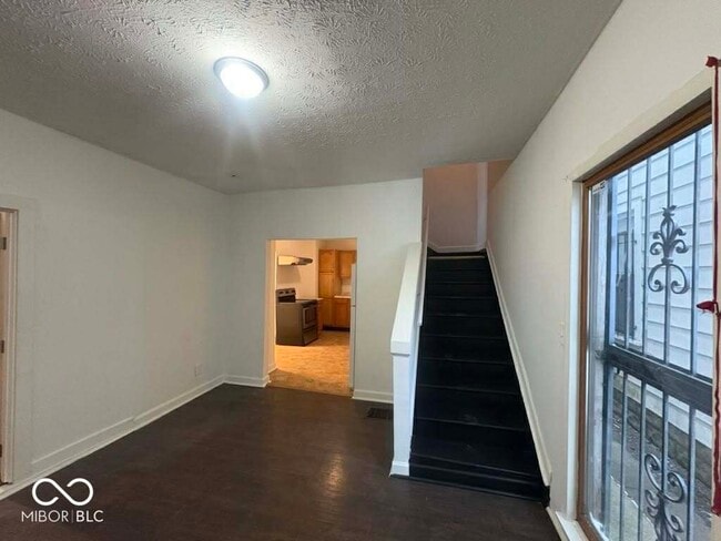 Photo - 2839 E 19th St