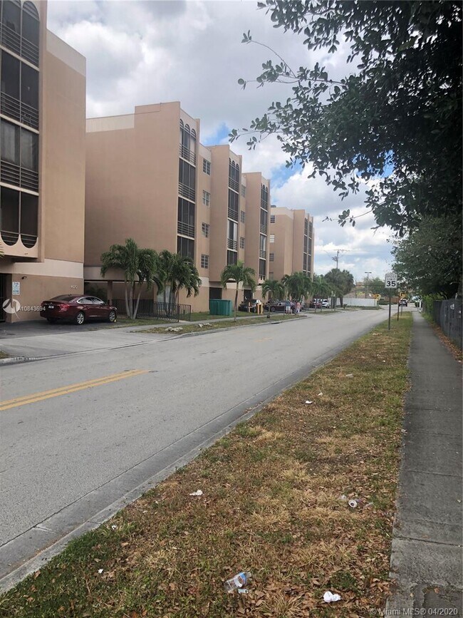 Photo - 4670 W 13th Ln Unit 212