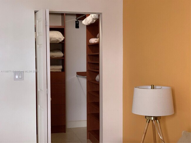 Photo - 185 SE 14th Ter