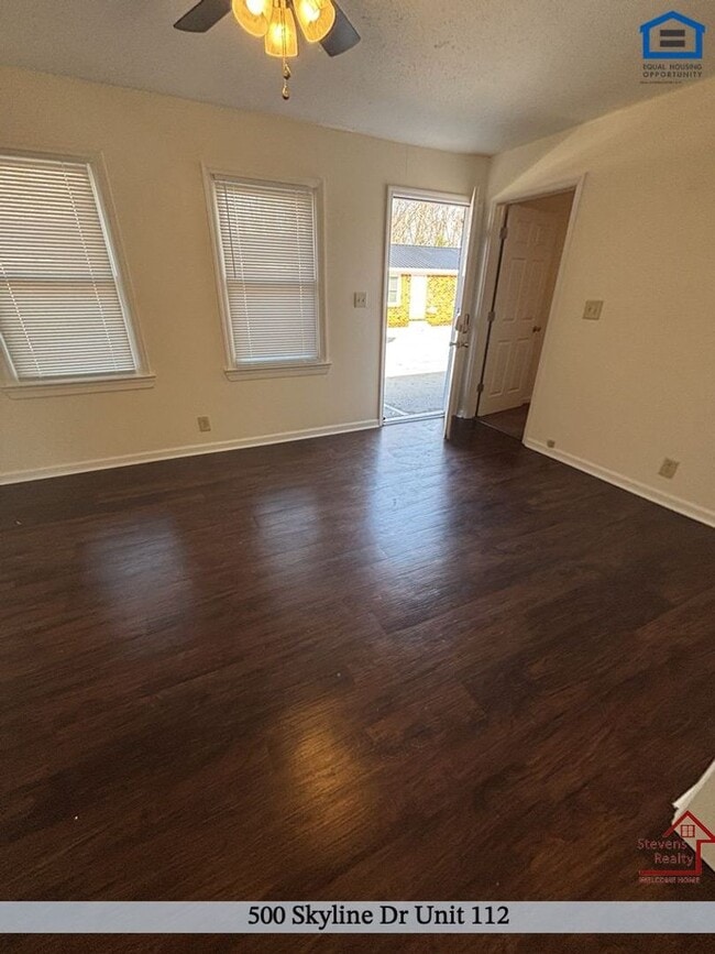 Photo - 500 Skyline Dr