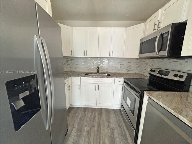 Photo - 5884 S 38th St