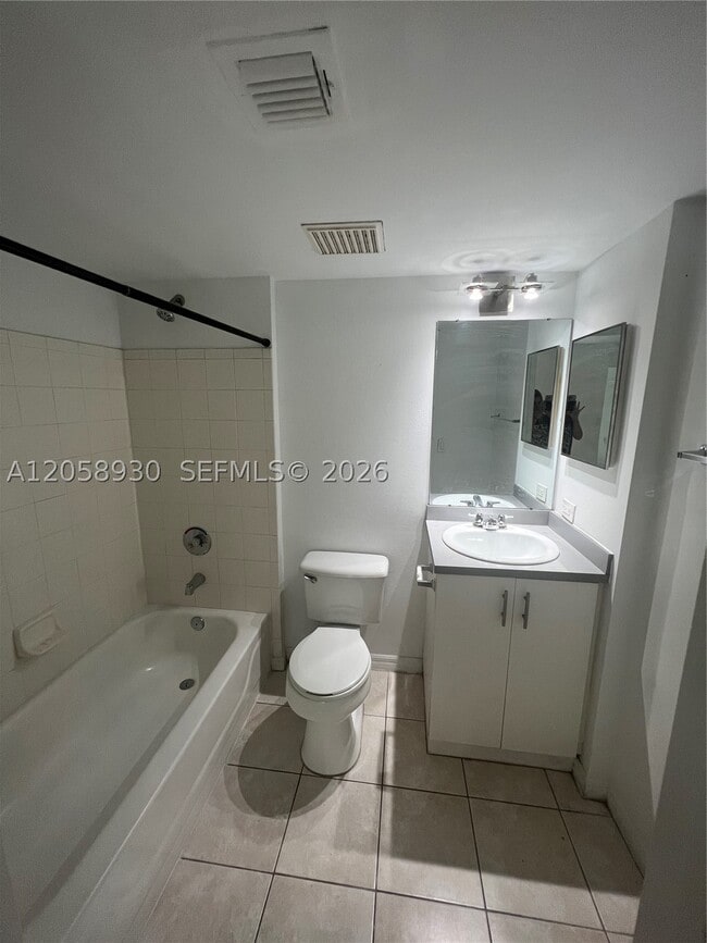 Photo - 2427 Centergate Dr Unit 305