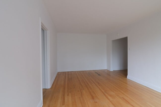 Photo - 3500 Av. Ridgewood Unit 403