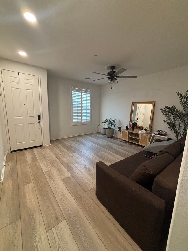 Photo - Beautiful New 4-Bedroom Home for Rent – Mo...