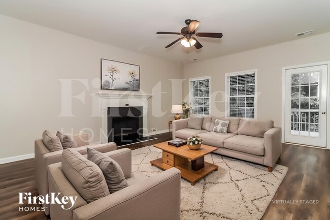 Photo - 528 Valleyside Dr