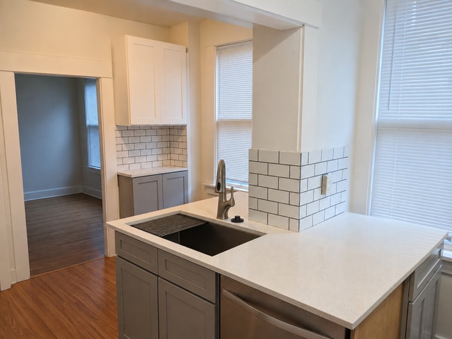 Photo - 324 E 20th Ave