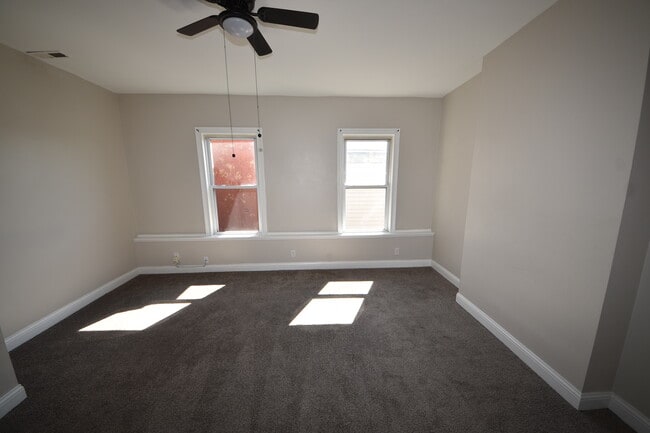 Photo - 742 Columbia St