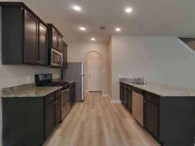 Photo - 23064 Shakespeare Dr