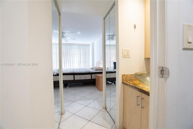 Photo - 600 Three Islands Boulevard Unidad 1416