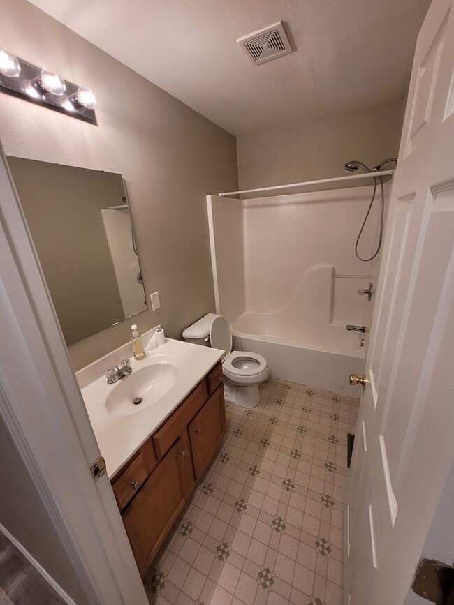 Photo - 416 Shade Tree Ln Unit 1