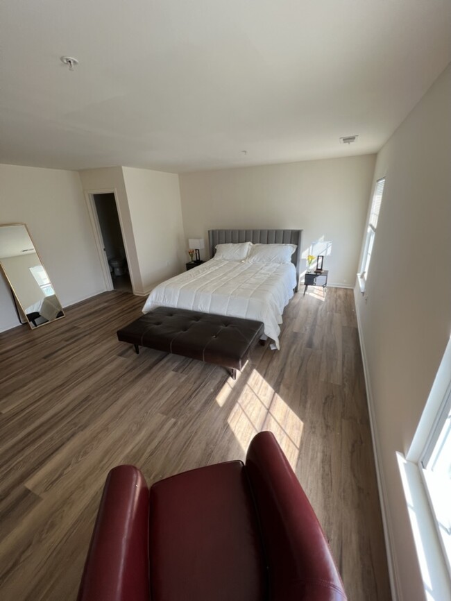 Cal King bed - Master Bedroom 1 - 1431 Shippen Ln SE Townhome