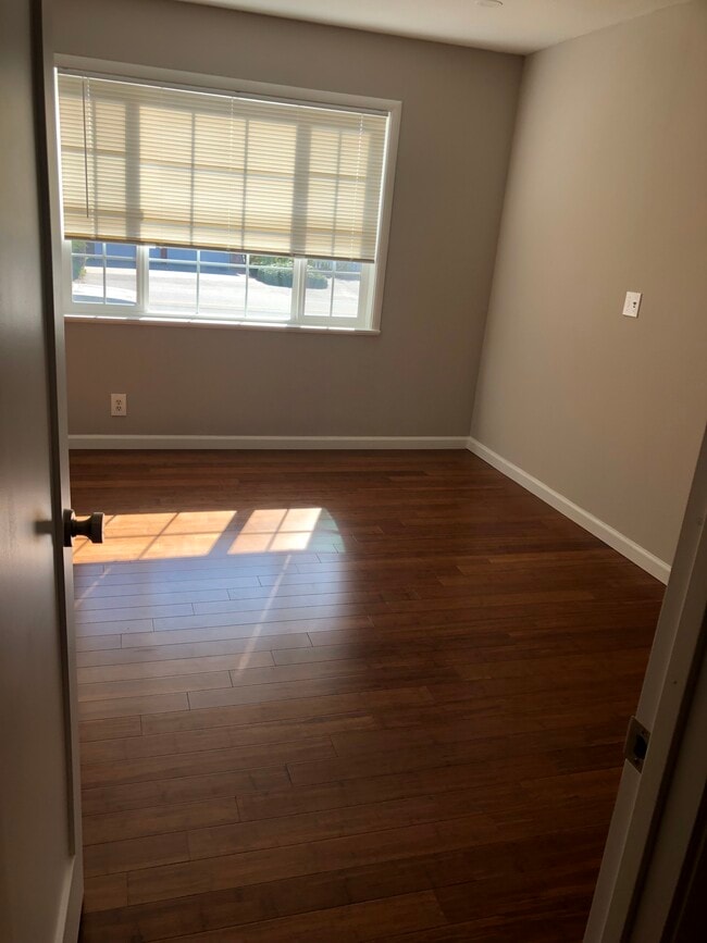 Photo - 401 15th Ave