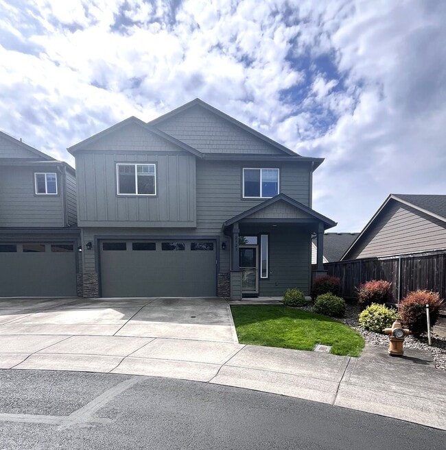 Building Photo - Felida Home with Expansive Layout & Private Backyard