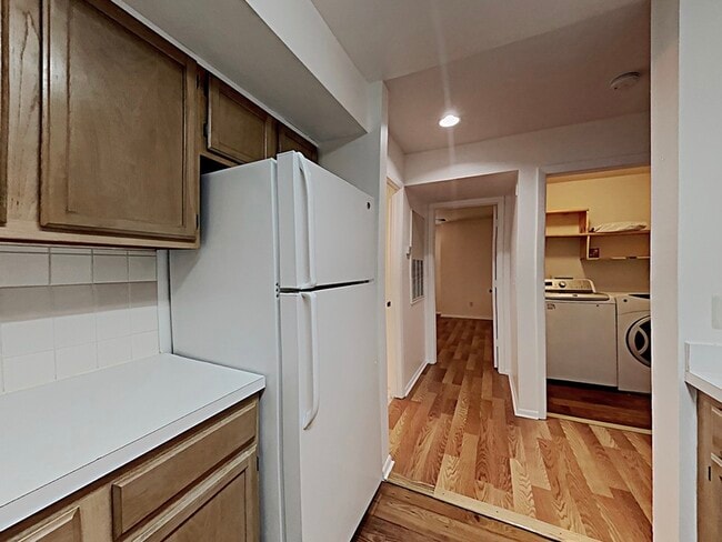 Photo - 490 N Pin Oak Pl Unidad Apt 208