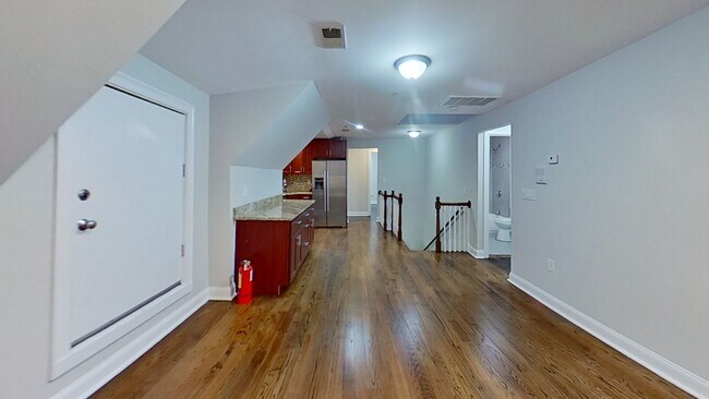 Photo - 18 Robeson St