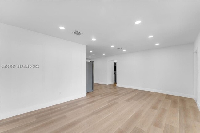 Photo - 17915 NW 43rd Ct Unidad A