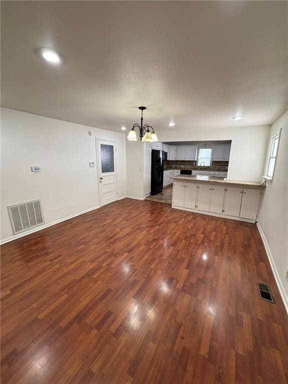 Photo - 868 N Main St