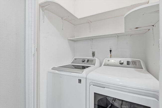 Photo - 8902 Courtney Dr