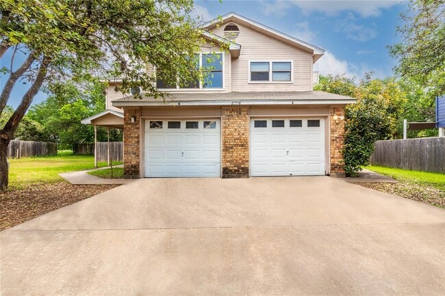 Photo - 2608 Gwendolyn Ln Townhome