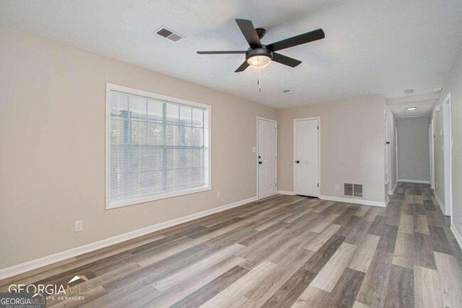 Photo - 2243 7 Oaks Cir