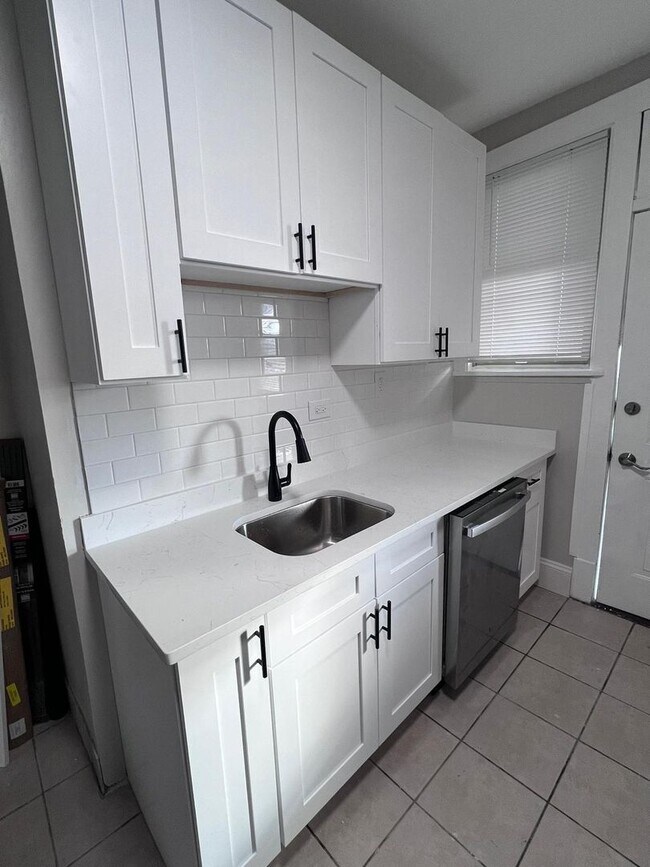 Photo - Large newly renovated 2 bedroom condo Unit #B