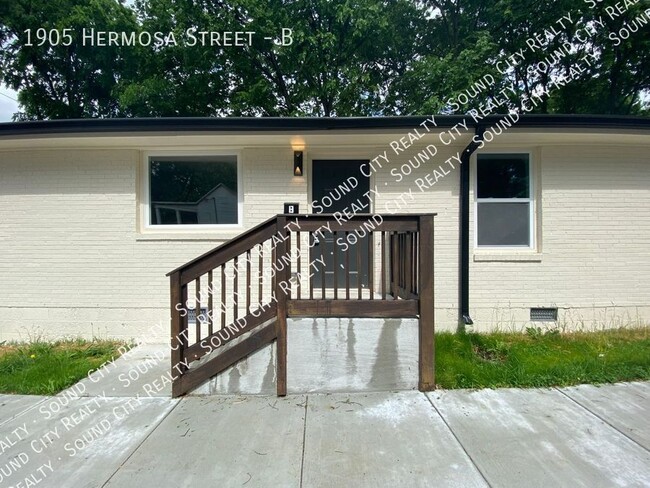 2BR walk to Meharry Medical College or Fis... - 2BR walk to Meharry Medical College or Fis... Apartamento Unidad B