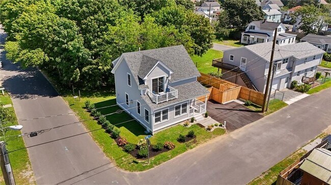Photo - 51 Pine St