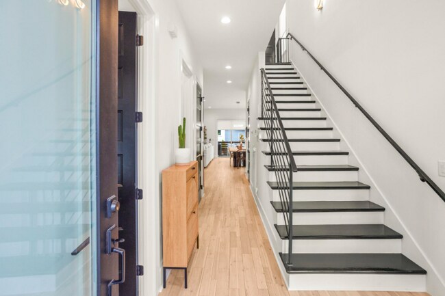 Photo - 2210 14th Ave N