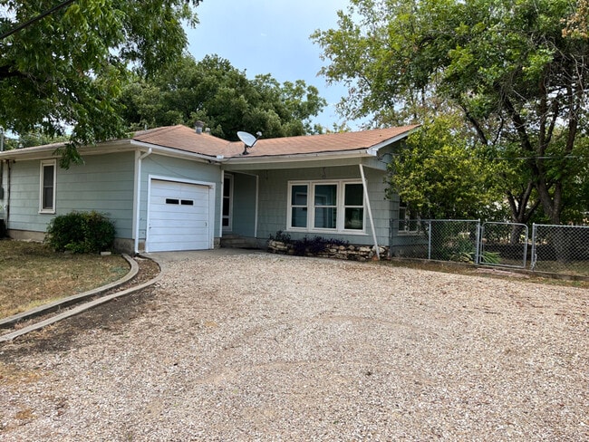 Photo - 1000 E Walnut St