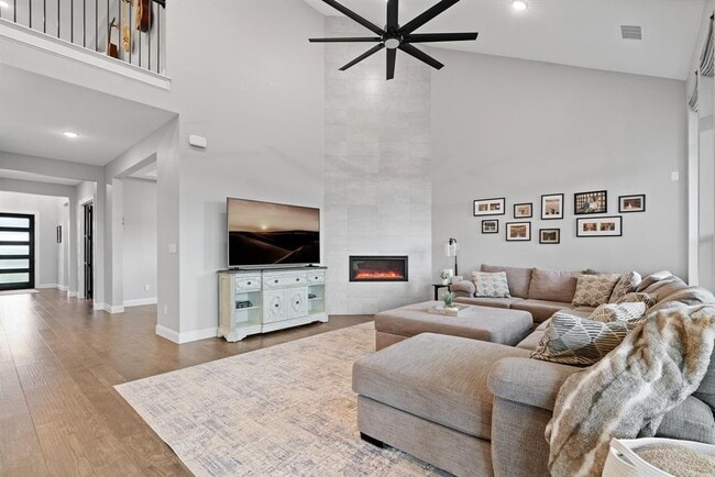 Photo - 209 Northcrest Dr House