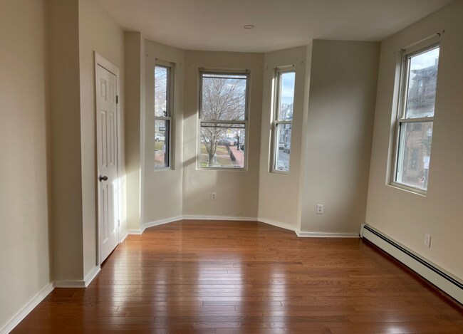 Photo - 75 Putnam St Unit 1