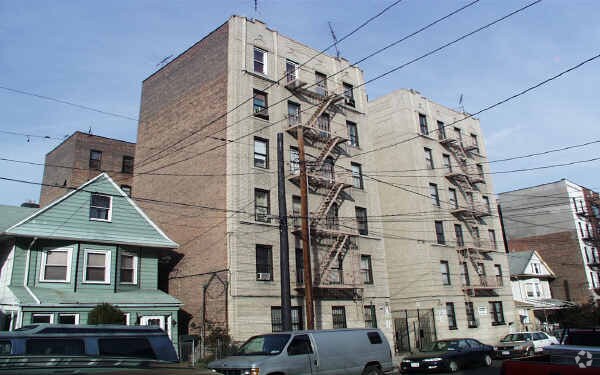 Foto del edificio - 2709 Heath Ave