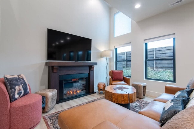 Building Photo - 701 Stone Peak Lp Unit ID1310755P Rental
