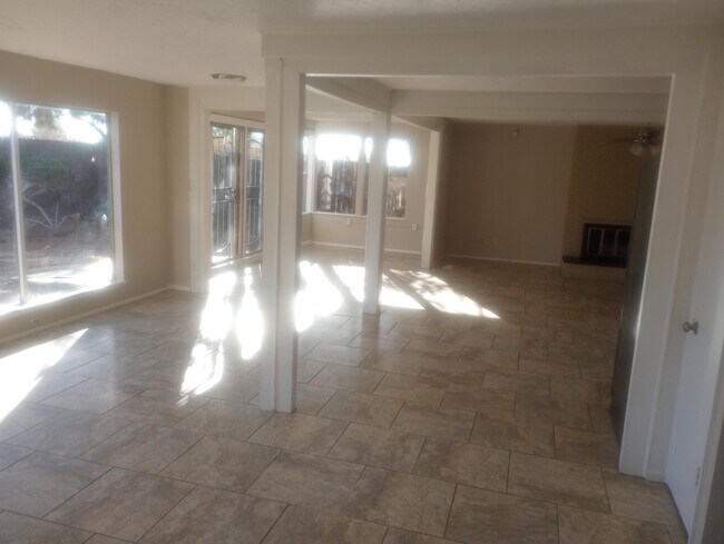 Photo - 11808 Lexington Ave NE