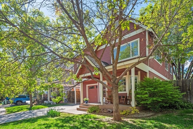 Prime Location | Spacious 4BD Home with El... - Prime Location | Spacious 4BD Home with El...