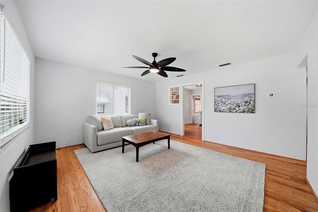 Photo - 646 38th Ave N