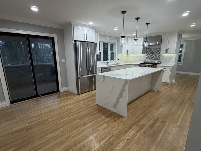 Photo - 10 Oakwood Ct