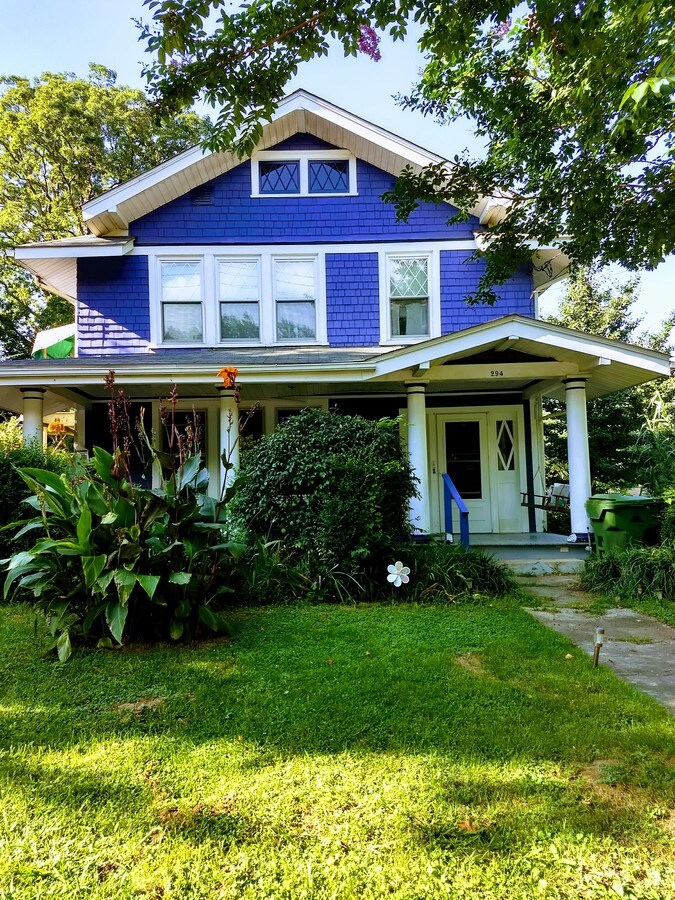 Photo - 294 Hillside St Unit Apartment