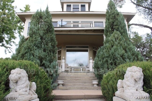 Photo - 511 W 13th St