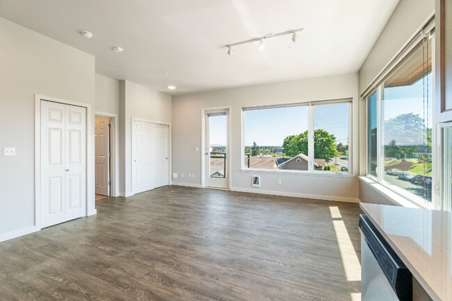 Photo - 1925 S I St Unidad A402