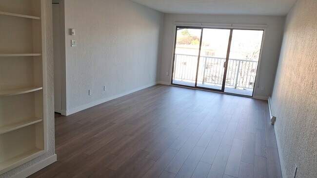 Photo - Aquarius Apartments