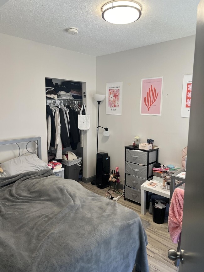 Photo - 258A-258A Sunview St