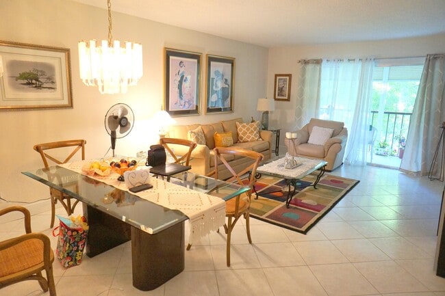 Photo - 7286 Huntington Ln Unit 306