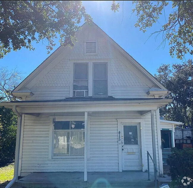 Building Photo - 415 E Kenedy Ave Unit Front Rental