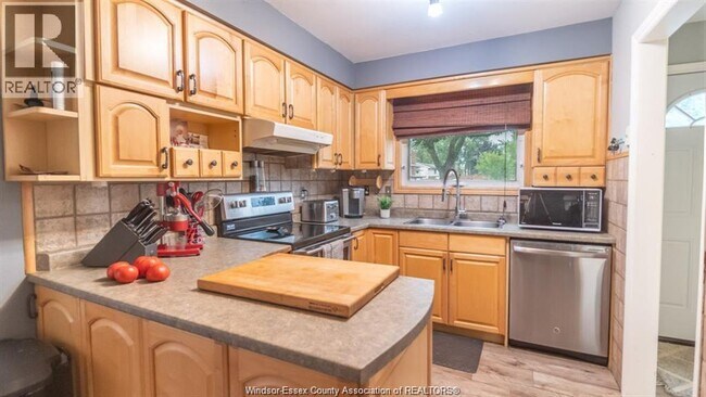 Photo - 9404 Tamarack St