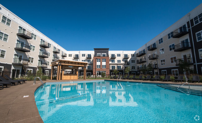 Resort style pool | Luxury Apartments Columbus Ohio | Mirada - Mirada Apartments